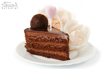 کیک یا دسر همراه با چای در هتل کیک 
