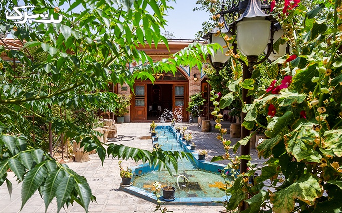 رستوران باغ شازده با منو غذاهای ایرانی ودیزی مخصوص