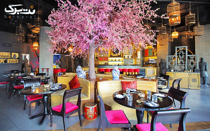 رستوران آسیایی در مجموعه جاده ابریشم روشا