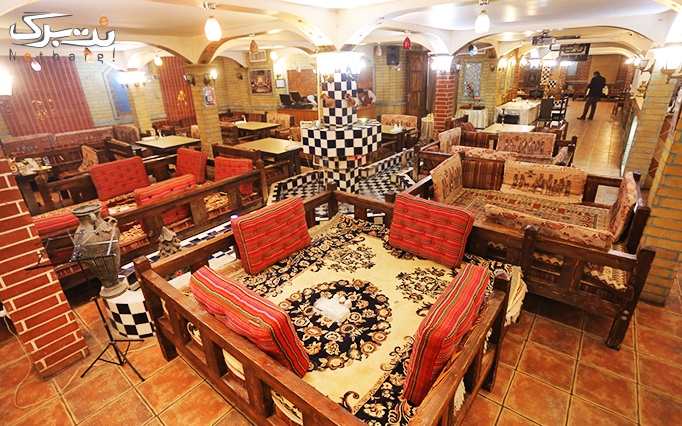 رستوران چهلستون با غذای اصیل ایرانی و موسیقی