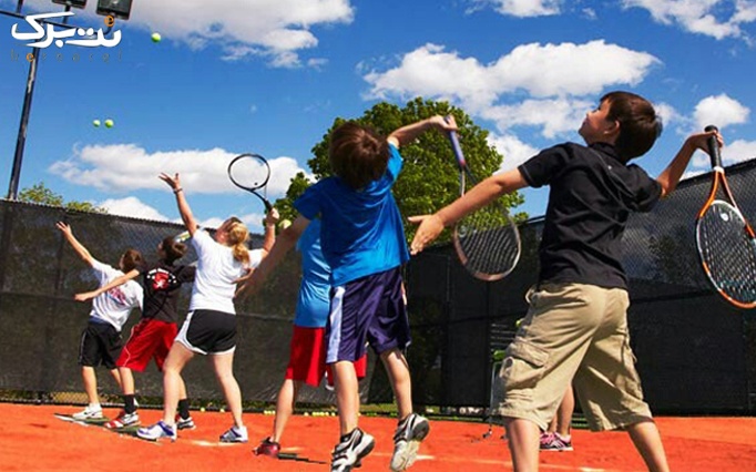 یک جلسه آموزش تنیس در باشگاه سازمان آب