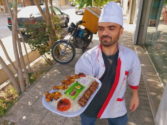 سینی 2 نفره کباب و پاچین در رستوران بهار