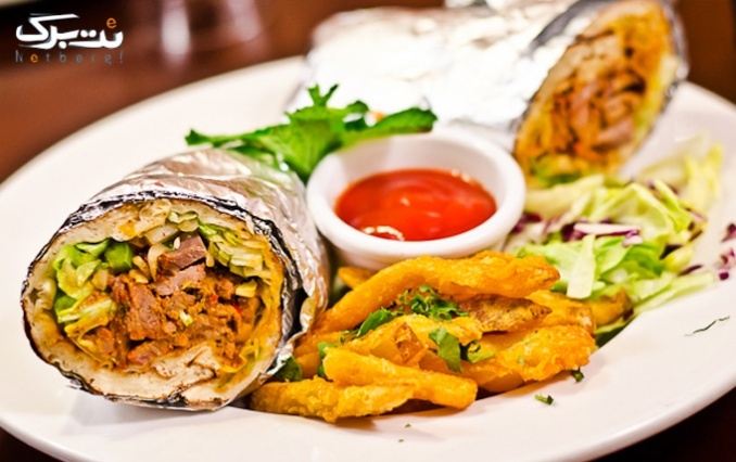 خوراک سوسیس مخصوص خوشمزه در فست فود ایران تک