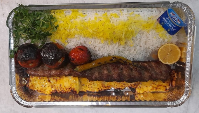 چلو کباب وزیری خوشمزه در باغ رستوران همایونی
