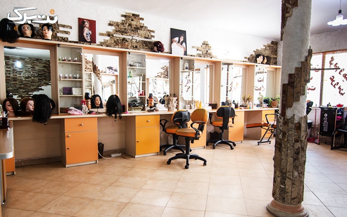 آموزش کاشت مژه در آرایشگاه قصر کیانا