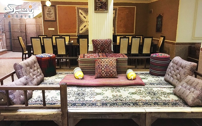 هتل شهریار با غذای ایرانی و موسیقی زنده