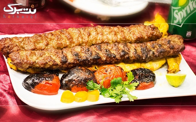 غذاهای ایرانی و ترکی با سالاد بار در رستوران مارال