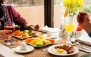 ویژه عاشقانه پرتخفیف: بوفه صبحانه در هتل اسپیناس