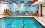 آموزش شنا در استخر هتل پارس