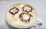نوشیدنی گرم و کیک تازه در کافه تایسیز
