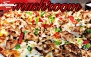 پیتزا قارچ با منو باز بشقاب داغ و غذاهای ایتالیایی